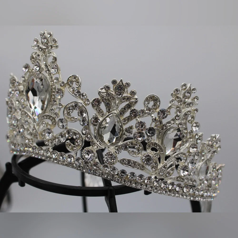 Elegant Silver Tiara Crown with Crystal Accents